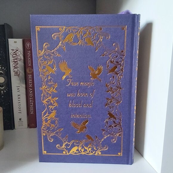 Owlcrate Special Edition of Modern Divination by Isa Agajanian - Picture 4 of 5